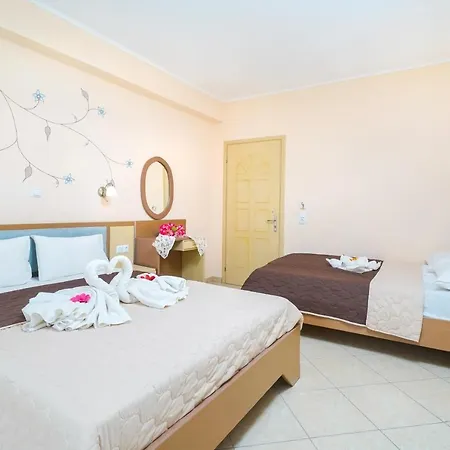 Toula's House לימנריה